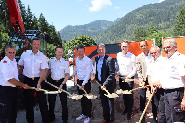 Der Spatenstich für das neue Katastrophenschutzzentrum in Radenthein erfolgte am Mittwoch. | Foto: MeinBezirk/Karlbauer
