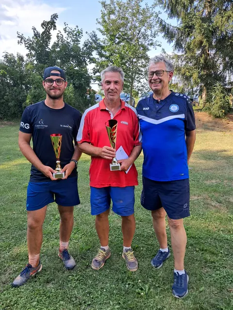 David Feirer und Harald Tiefenbacher mit Obmann Richard Riedl | Foto: Freizeitclub
