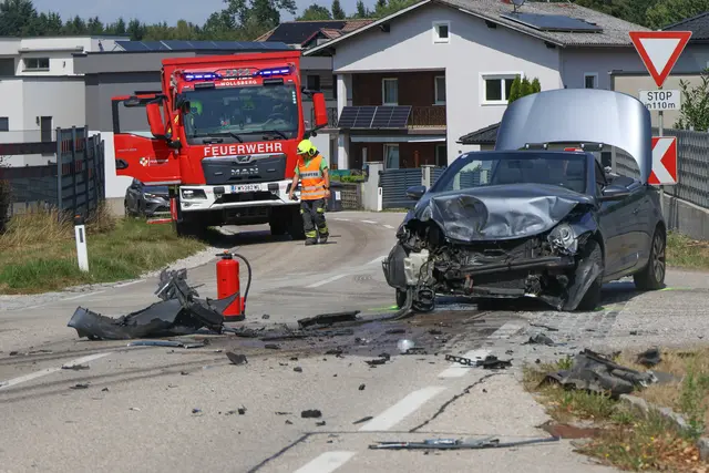 Der Cabrio-Fahrer hatte Glück im Unglück. | Foto: laumat.at/Matthias Lauber