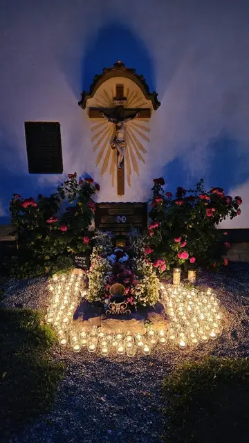 Das Grab des seligen Franz Jägerstätter ist jedes Jahr Ziel der Lichterprozession. | Foto: Diözese Linz