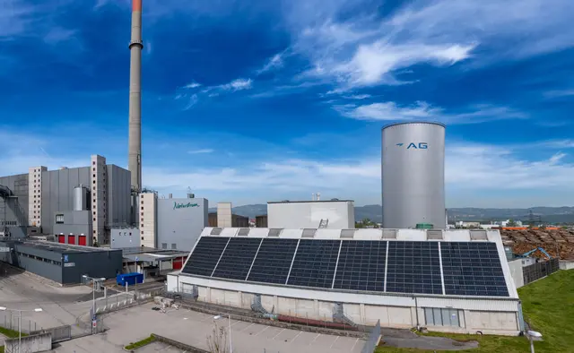 An der PV-Anlage im Energiepark Linz-Mitte sind seit 10. August einige Bürger:innen beteiligt.  | Foto: Linz AG/Fotokerschi.