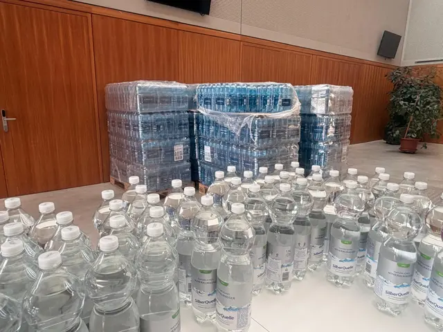 Gratis-Trinkwasser für die Zirler BürgerInnen gab's am Dienstag im B4 zum Abholen.