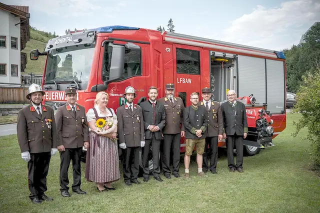 Foto: Die Ehrengäste mit Patin Irene Ledermaier freuten sich über die gelungene Fahrzeugsegnung. | Foto: Foto: Team ÖA Theresa Künig
