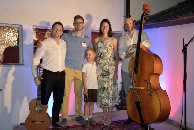 Lucia und Herbert Steindl luden zur Weinverkostung mit fünf ausgewählten Weinen und Musik mit dem Duo "Andyman".