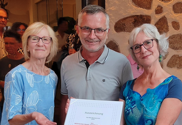Mük-Obfrau Christa Oberfichnter (r.) und ihre Stellvertreterin Maria Ruhsam mit Bezirksstellenleiter Thomas Denk von der Wirtschaftskammer Freistadt. | Foto: Mük