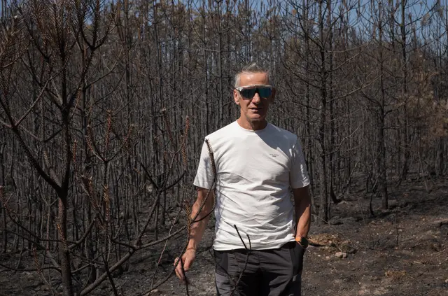 Abgebrannt. Schon im Juli wütete ein Feuer; dann folgte der Großbrand und vernichtete reichlich Waldbestand von Josef Grabner (Bild). | Foto: Santrucek
