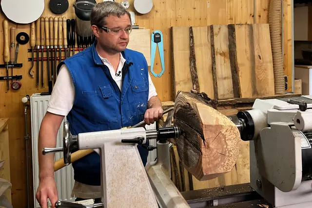 Tischler Andreas Achleitner – das Drechseln ist seine große Leidenschaft. | Foto: ORF/Ab Hof TV Produktion