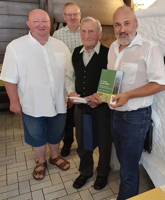 Gratulationen zum 95. Ehrentag in St. Anton an der Jeßnitz: Jubilar Leo Wurzenberger (2.v.r.) mit seinen Gratulanten | Foto: Gemeinde St. Anton an der Jeßnitz