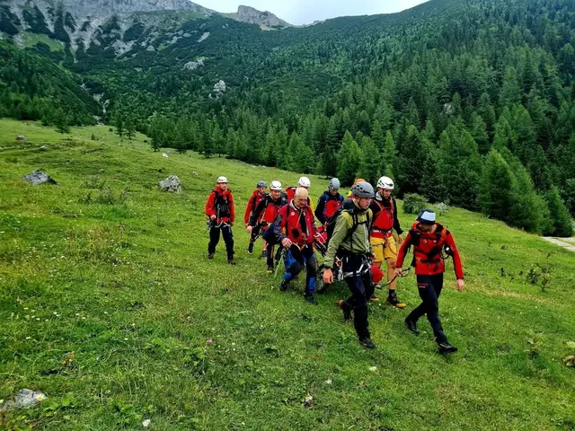 Einsatz der Bergrettung Mürzzuschlag auf der Rax, nachdem zwei Kletterer durch einen Blitzschlag verletzt wurden.  | Foto: Bergrettung Mürzzuschlag