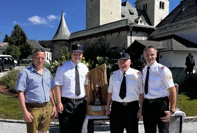 Die Heilige Messe und der offizielle Festakt bildeten den Auftakt für den festlichen Sonntag mit der Freiwilligen Feuerwehr Diex.  | Foto: Privat