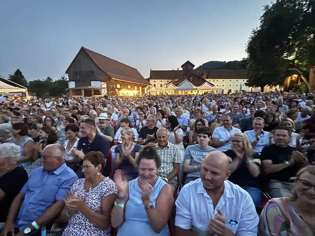Das Ambiente im Besucherzentrum Grottenhof wird von den Künstlerinnen und Künstlern sowie vom Publikum in höchsten Tönen gelobt. | Foto: MeinBezirk/Waltraud Fischer