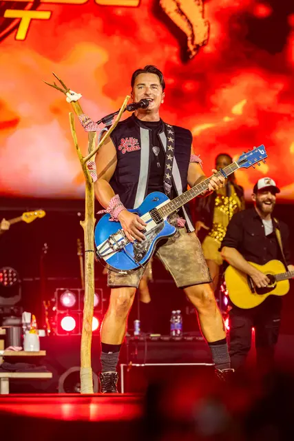 Im Zentrum der Kritik stehen unter anderem das Generali Open Turnier und die Konzerte, wie zum Beispiel der Auftritt von Andreas Gabalier. | Foto: kitzmusik/Lobenwein