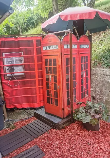 Diese originelle Gartendusche befindet sich im Garten von Familie Ostermeier in Reinsberg. | Foto: Monika Ostermeier