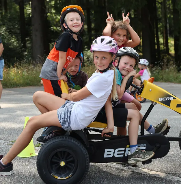 Mitten in den Vorbereitungen für das große Jubiläumsfest vom 28. bis 30 August organisierte der Kameradschaftsbund St. Thomas am Blasenstein seine traditionelle Go-Kart-Ferienaktion.  | Foto: Bernd Ebner-Schypani