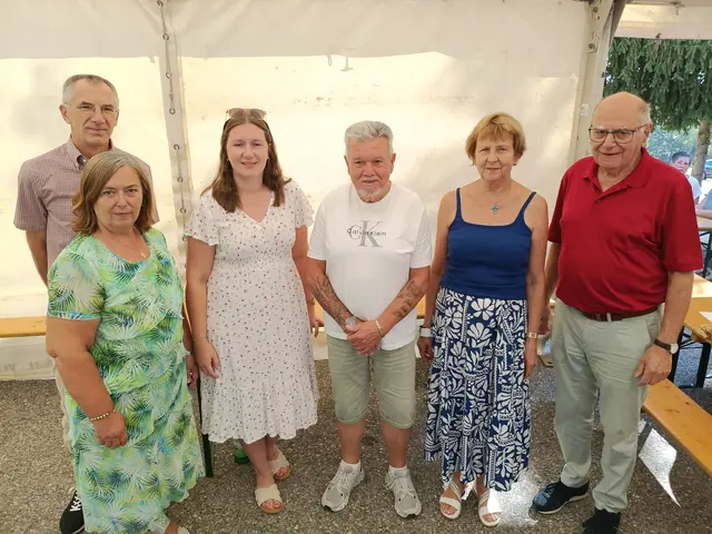 Foto von links nach rechts: Arnold Boisits, Gertrude Wukits, Katharina Jndrisits, Hans Ivancsics, Zita Halper und Robert Novakovits
