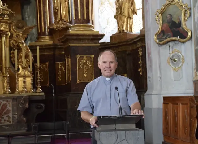 Pfarrer Anton Herk-Pickl ist seit nun 14 Jahren in der Weizer Kirche tätig. | Foto: MeinBezirk/Leonie Herrmann