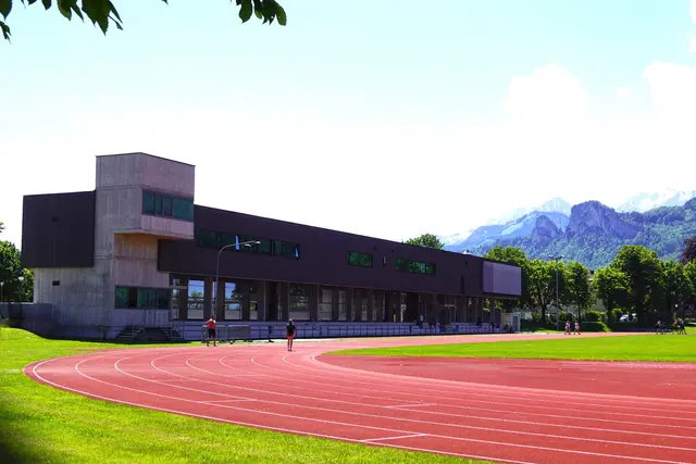 „Jugend zum Sport“ findet im Sportzentrum in Rif in den letzten Augustwochen statt.