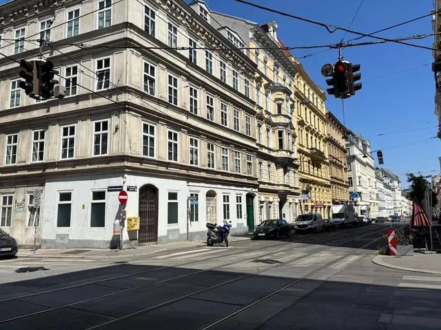 Die Kreuzung Laudongasse/Lederergasse ist für einige Passantinnen und Passanten die Verkehrsführung verwirrend.  | Foto: Pia Rotter/MeinBezirk