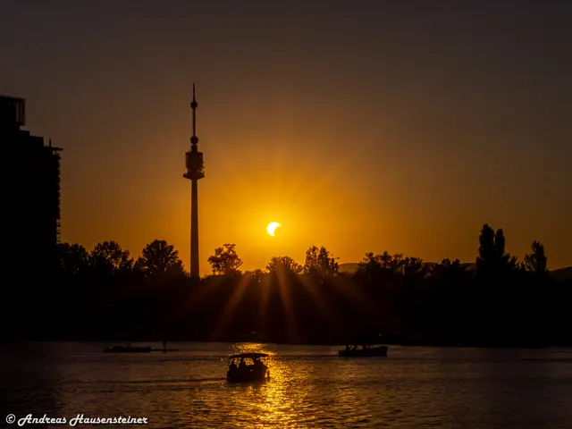 MeinBezirk-Leser Andreas Hausensteiner hat die partielle Sonnenfinsternis an der Alten Donau bestaunt.  | Foto: Andreas Hausensteiner