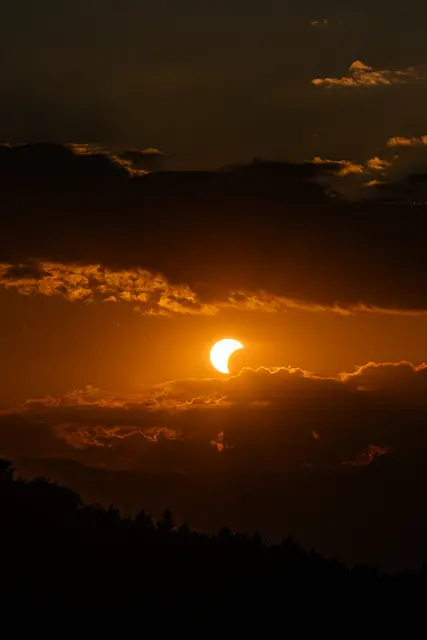 Regionautin Juliana Boden beobachtete die Sonnenfinsternis über dem Raum Leibnitz.  | Foto: Juliana Boden