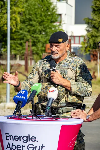 Batallionskommandant Oberst Alfred Steingreß. | Foto: MeinBezirk/Doms