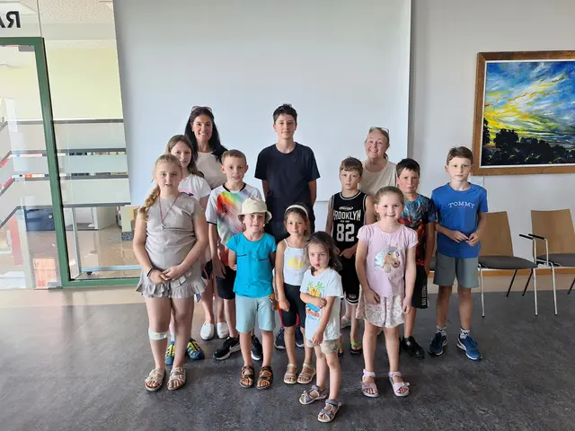 Beim Basteln eines „Grusel-Hängers“, veranstaltet von Bastel Gramm. | Foto: Stadtgemeinde Neulengbach