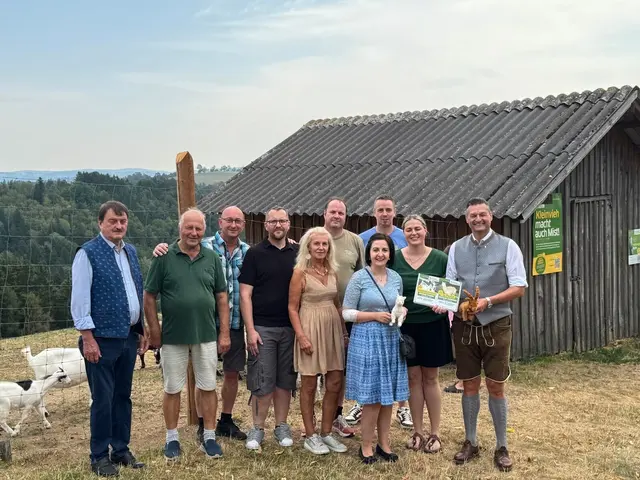 Die FPÖ Altenfelden mit LAbg. Stefanie Hofmann, LAbg. Michael Gruber sowie Hermann und Barbara Laher. | Foto: FPÖ Bezirk Rohrbach