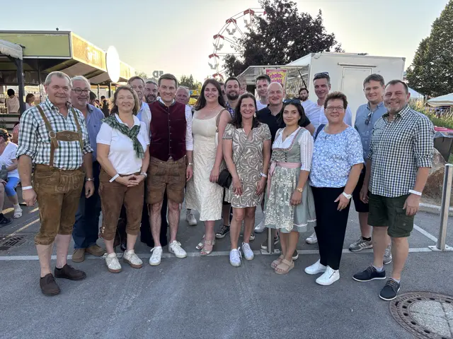 Eine große Abordnung der SPÖ kam gleich am ersten Tag zur Hollabrunner Augustwiesn. | Foto: Alexandra Goll