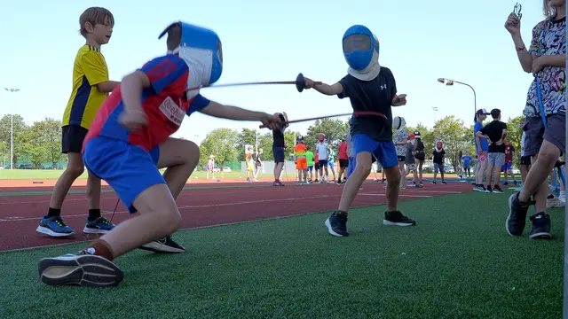 Zwei Wochen lang können die sechs bis 14 Jährigen von neun bis zwölf Uhr die unterschiedlichsten Sportarten ausprobieren. (Jugend zum Sport 2024.) | Foto: Schubert