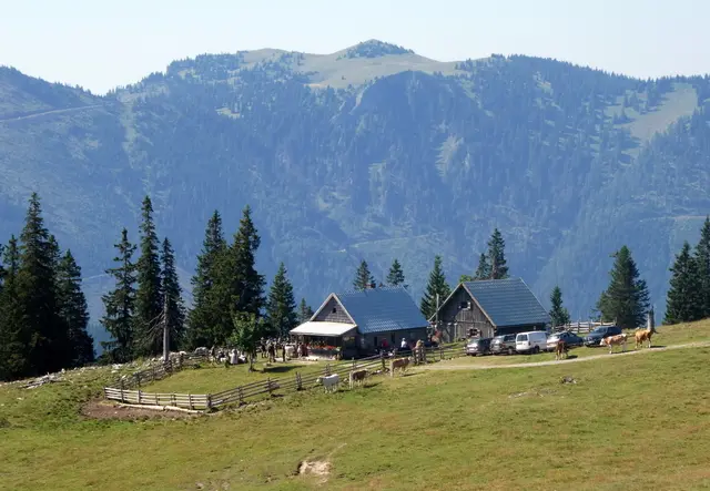 Die Kohlröserlhütte ist eine urige und gemütliche Almhütte.