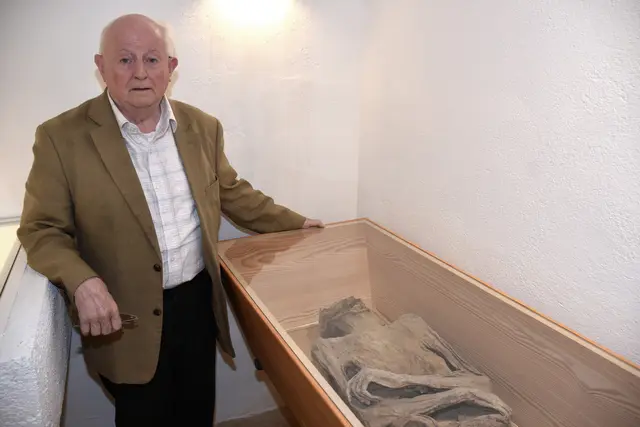 Als Seelsorger und Baumeister prägt Monsignore Karl Michael Wögerer Waldhausen schon 50 Jahre.  | Foto: Robert Zinterhof