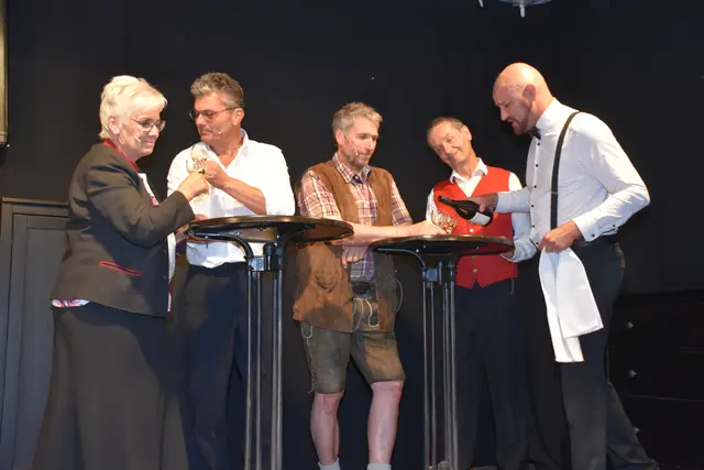 Die Besucherinnen und Besucher werden bei den Dimbacher Festspielen zu eindrucksvollen Szenen der Theatergeschichte entführt.  | Foto: Robert Zinterhof