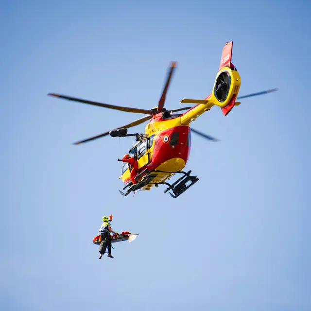 Der 66-jährige Wanderer wurde schwer verletzt und mit dem Notarzthubschrauber in die Unfallklinik Innsbruck geflogen. | Foto: &lt;a href="https://unsplash.com" onclick="window.open(this.href); return false;" rel="nofollow"&gt;unsplash&lt;/a&gt; / &lt;a href="https://unsplash.com/@urbandion" onclick="window.open(this.href); return false;" rel="nofollow"&gt;Dion&lt;/a&gt;