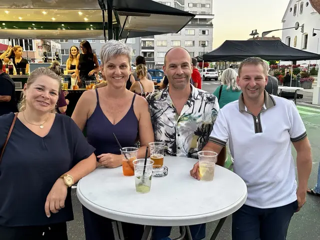 Gute Musik hören, mit Freunden plaudern und bei einem Glaserl Wein einfach den Sommerabend genießen...das ist die Music Night in Knittelfeld. | Foto: MeinBezirk/Angelika Brunner