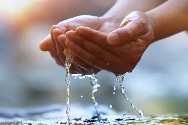 Die Stadtwerke Klagenfurt als städtischer Versorgungsbetrieb verfügen über ausreichend Trinkwasser. Der Hauptgrund dafür ist die Gewinnung des Trinkwassers aus dem Grundwasservorkommen (Symbolfoto) | Foto: stock.adobe.com/at/artpluskr
