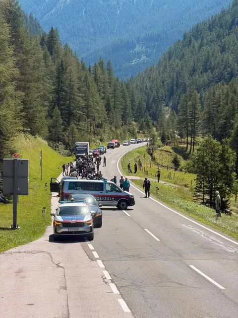 B99 für zwei Stunden gesperrt | Foto: FF Tweng