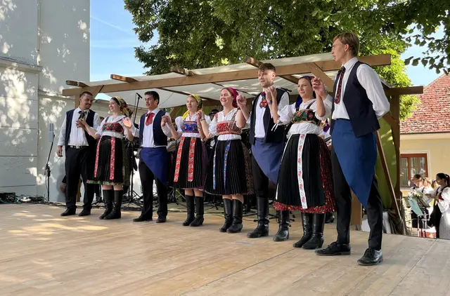 Stinjačko Kolo waren heuer beim Kirtag zu Gast