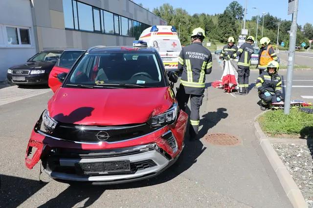 Vier Autos wurden beim Unfall beschädigt.