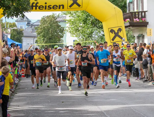 Um 14:00 Uhr starten die Läuferinnen und Läufer des Wallerseelaufs und des Rupertilaufs.  | Foto:  Skiclub Seekirchen