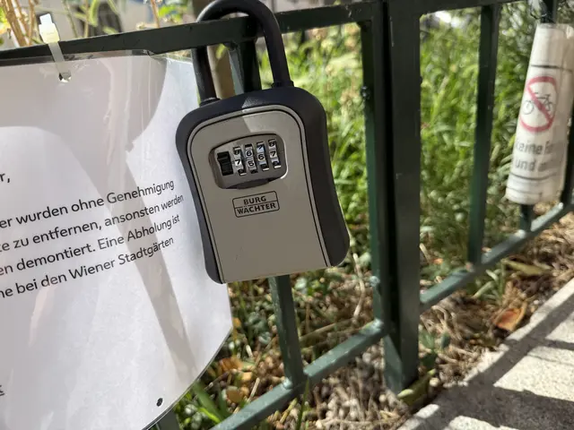Schlüsselboxen im öffentlichen Raum sind illegal. Die Margaretner Bezirksvorstehung setzt alles daran, unzulässige Geräte zu entfernen. | Foto: BV 5