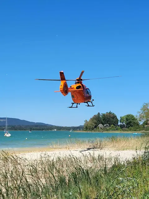 Trotz des schnellen Einsatzes der Bootsmannschaften von Feuerwehr und Wasserrettung konnte der Notarzt laut Informationen durch die Wasserrettung Salzburg nach rund 40-minütiger Reanimation nur noch den Tod der Person feststellen. | Foto: Wasserrettung LV Salzburg