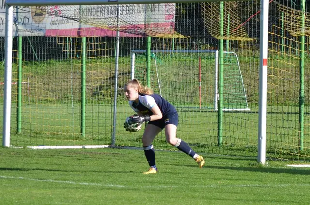 Auf dem Rasen zählt für die Spielerinnen vor allem eines: Zusammenhalt. | Foto: SV Arnoldstein/ATUS Nötsch