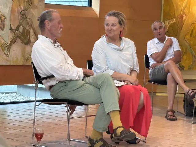 Greith Haus-Leiterin Isabella Holzmann im Gespräch mit Gerald Brettschuh | Foto: MeinBezirk/W. Fischer