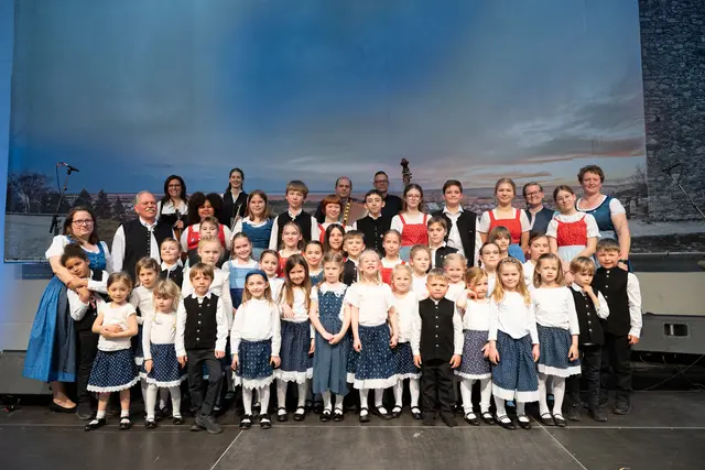 Heute zählt die Kindervolkstanzgruppe 60 Kinder und Jugendliche. | Foto: Kindervolkstanzgruppe Neusiedl am See