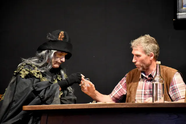 Die Besucherinnen und Besucher werden bei den Dimbacher Festspielen zu eindrucksvollen Szenen der Theatergeschichte entführt.  | Foto: Robert Zinterhof