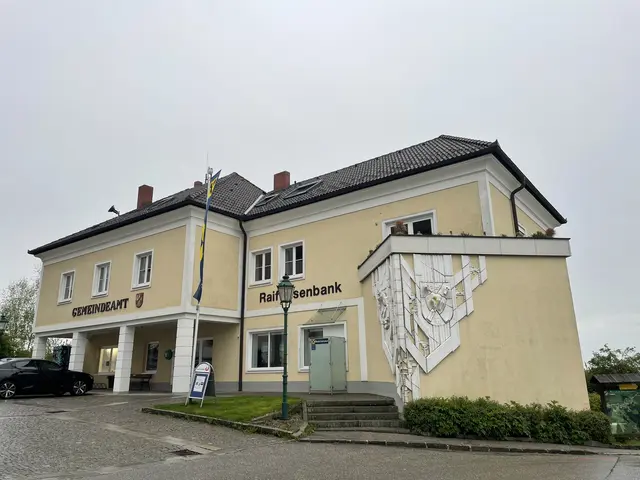Gebäudekomplex in Allerheiligen im Mühlkreis: Gemeindeamt und Raiffeisenbank (bisherige Fläche rechts im Erdgeschoss). Archivbild | Foto: MeinBezirk Perg