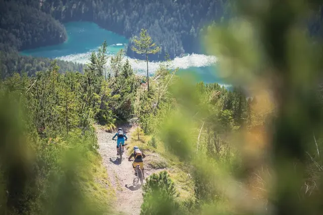 Tolle Nachrichten für alle Downhill-Fans: der Blindsee-Trail bleibt auch 2027 geöffnet. | Foto: TZA/Jorda