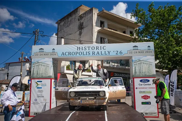 Die Acropolis Rally hat ihre Spuren hinterlassen – am Auto und in den Erinnerungen. | Foto: Historic Acropolis Rallye