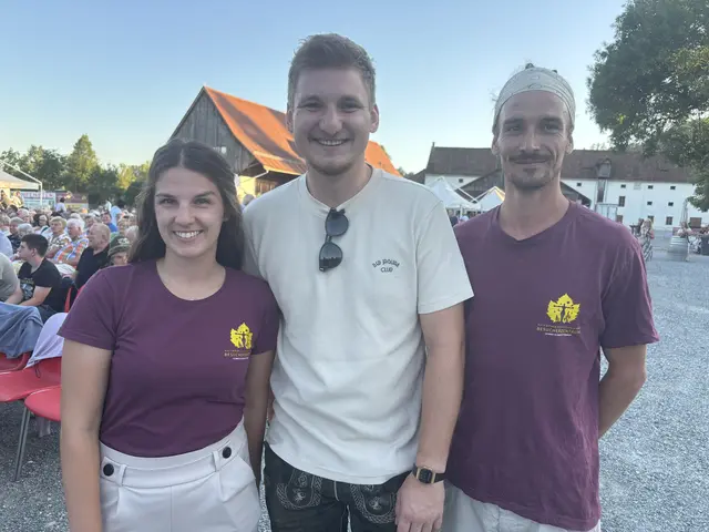 Ein eingespieltes Team: Grottenhof-Chef Julian Gigler mit Marlene Prugmaier und Michi Lappi | Foto: MeinBezirk/W. Fischer