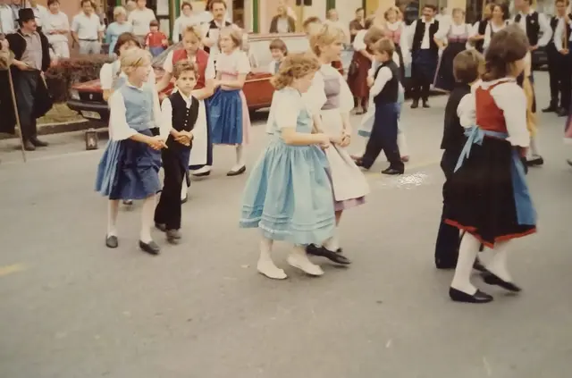 Der erste Auftritt erfolgte im Jahr 1986 anlässlich des Jubiläumsfestes "60 Jahre Stadterhebung Neusiedl am See". | Foto: Kindervolkstanzgruppe Neusiedl am See